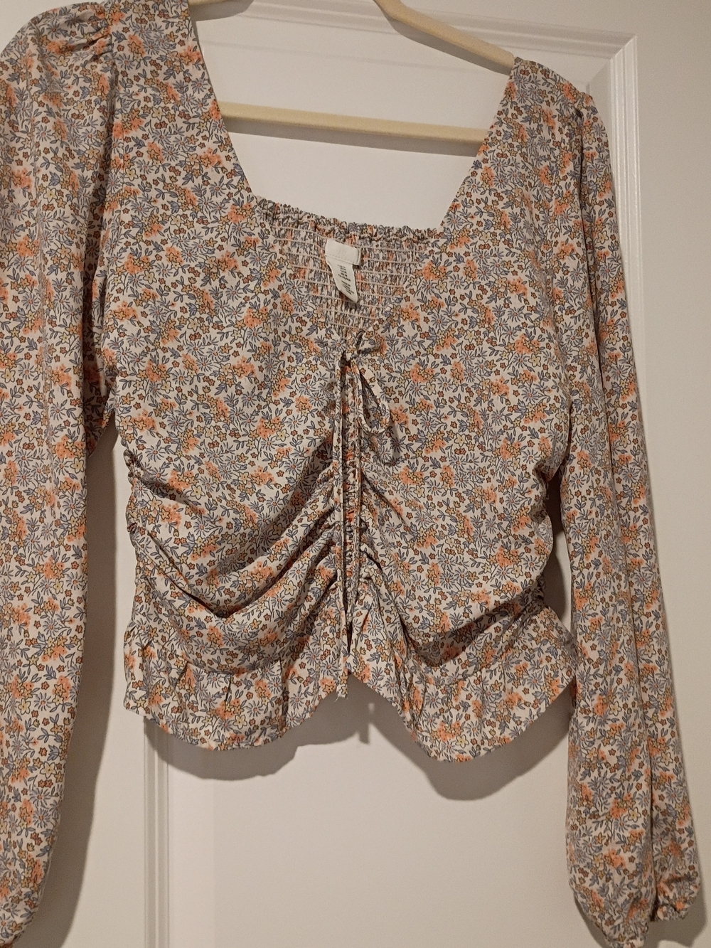 H&M Smocked Juniors Medium Floral Top in Peach & Light Blue